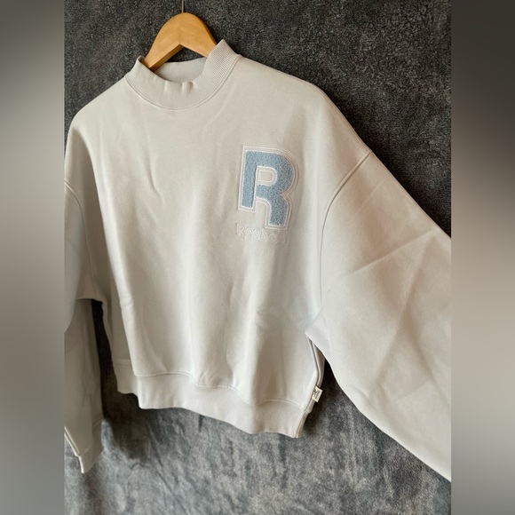 Sweatshirt Crewneck loose fit Reebok Women’s light blue Medium - Picture 2 of 6